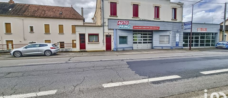 Building in Moulins (03000) of 2,395 m²