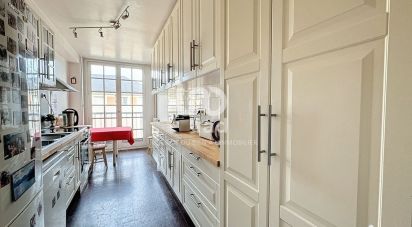 Apartment 3 rooms of 102 m² in Versailles (78000)