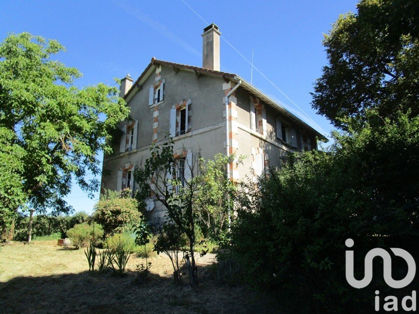 Maison traditionnelle 7 pièces de 165 m² à Montpon-Ménestérol (24700)