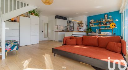 Duplex 3 rooms of 70 m² in Issy-les-Moulineaux (92130)