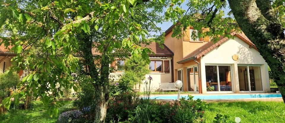 Maison 6 pièces de 150 m² à Ruffey-le-Château (25170)