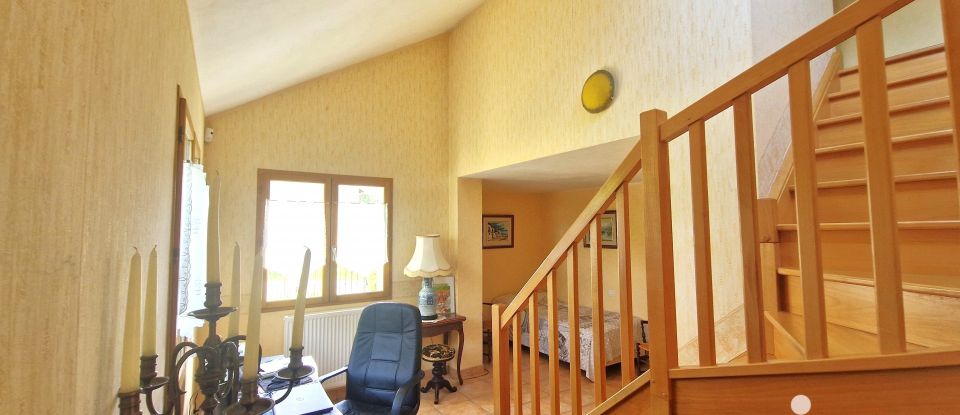 Maison 6 pièces de 150 m² à Ruffey-le-Château (25170)