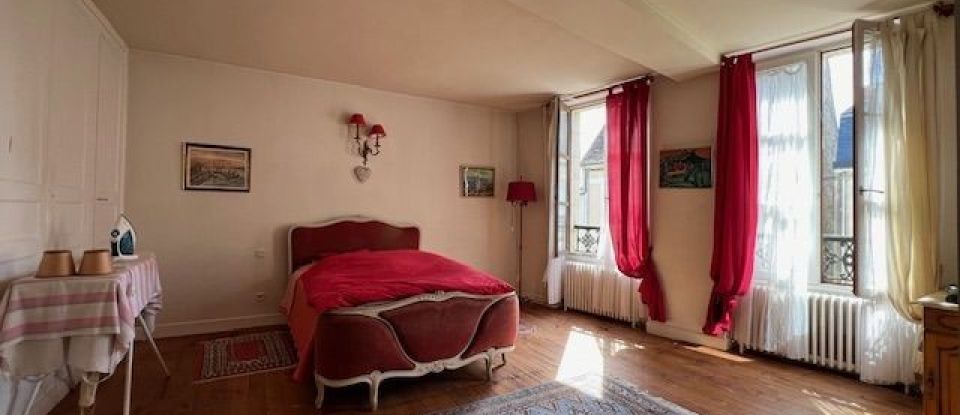 House 7 rooms of 225 m² in Mortagne-au-Perche (61400)