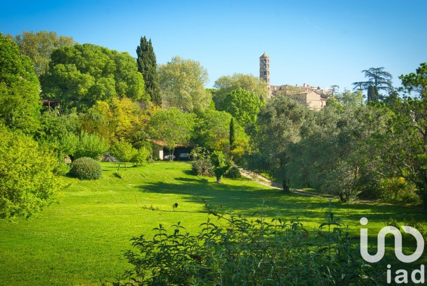 Maison d’architecte 10 pièces de 330 m² à Uzès (30700)