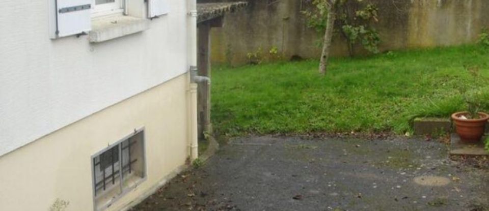 House 9 rooms of 151 m² in La Roche-sur-Yon (85000)