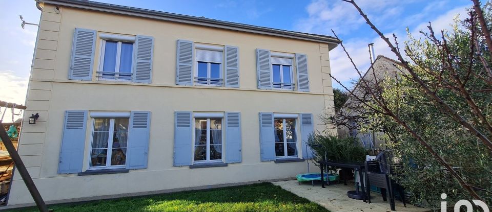 Maison 8 pièces de 175 m² à Coubert (77170)