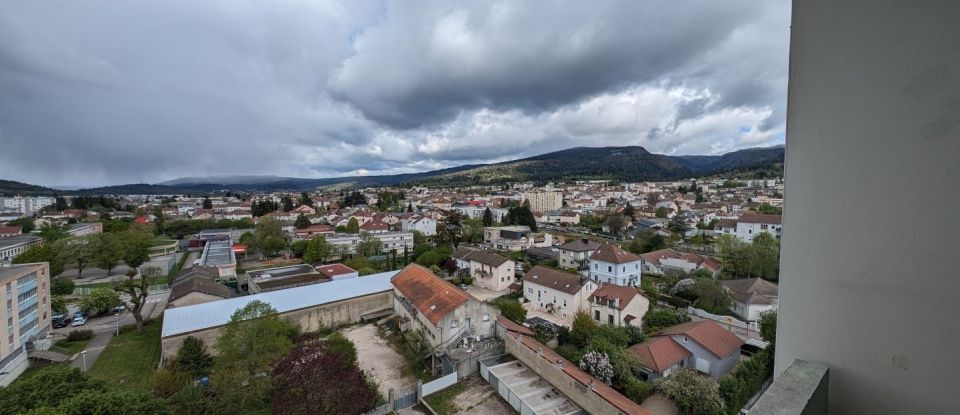 Apartment 4 rooms of 59 m² in Oyonnax (01100)