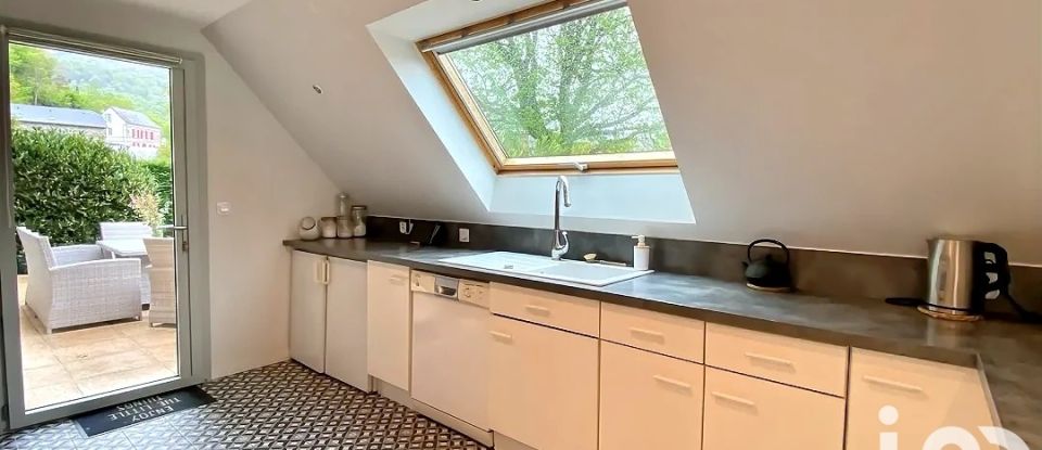 Maison 9 pièces de 215 m² à Boô-Silhen (65400)