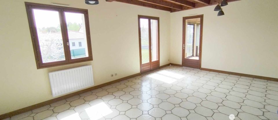 House 5 rooms of 142 m² in Beauregard-Vendon (63460)