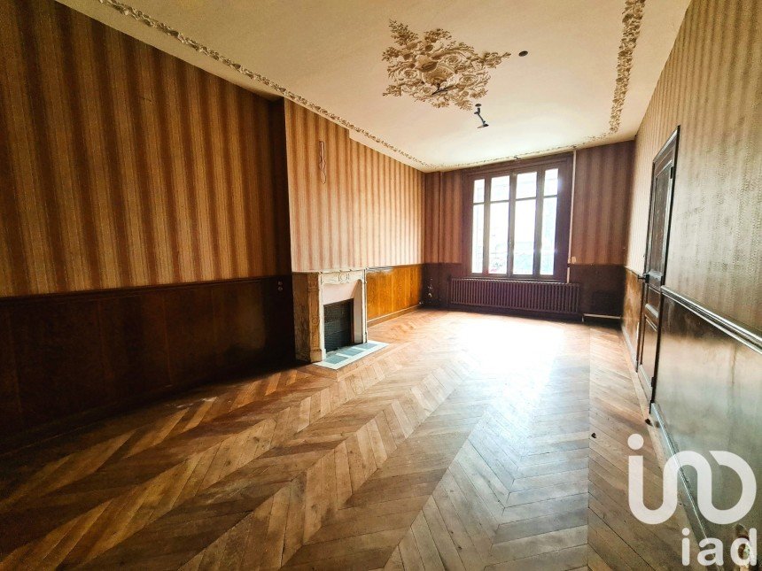 Town house 7 rooms of 178 m² in Pré-en-Pail-Saint-Samson (53140)