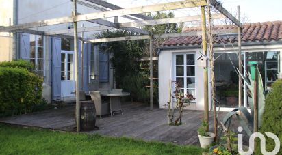 Longere 14 rooms of 500 m² in La Rochelle (17000)