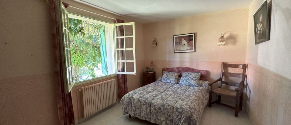 House 8 rooms of 225 m² in Saint-Seurin-de-Prats (24230)