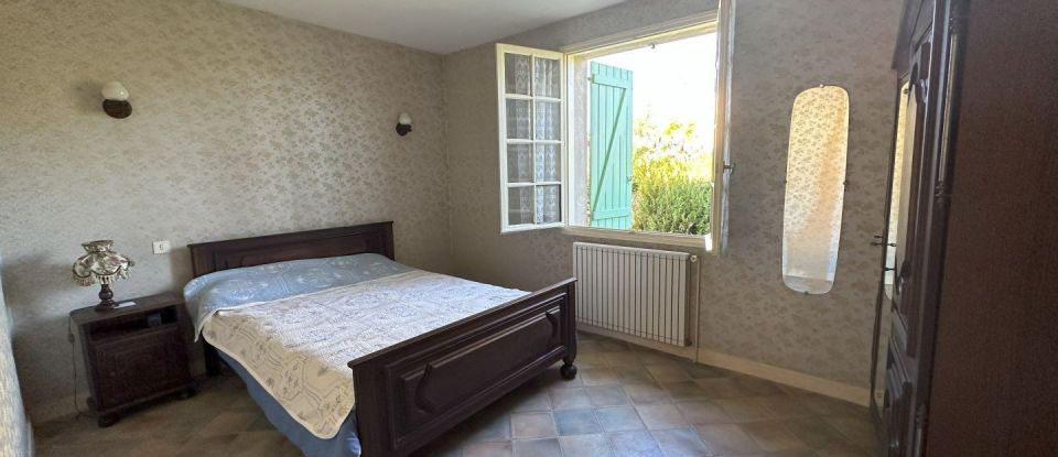 House 8 rooms of 225 m² in Saint-Seurin-de-Prats (24230)