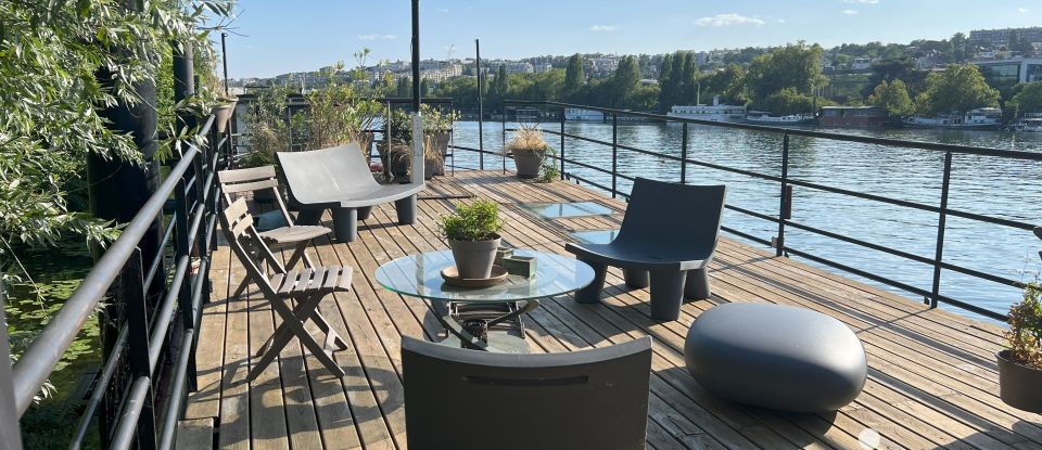 Péniche 6 pièces de 160 m² à Paris (75016)