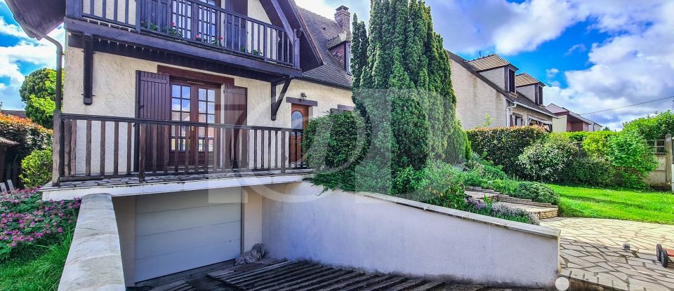 Maison traditionnelle 7 pièces de 165 m² à Sainte-Geneviève-des-Bois (91700)