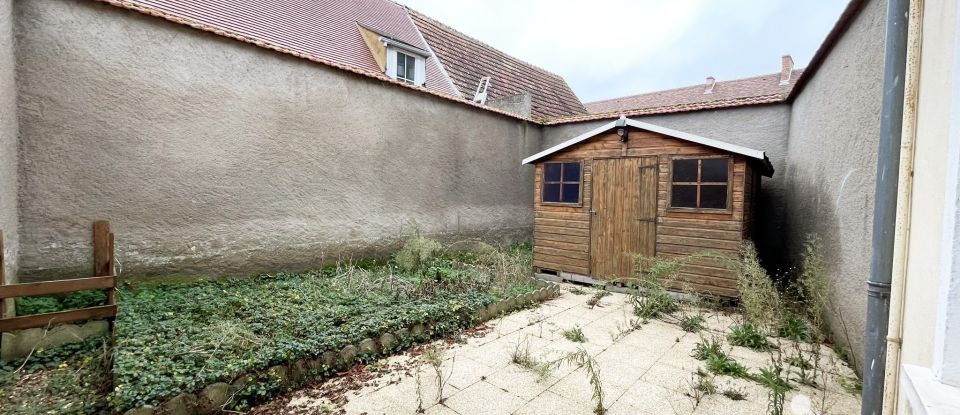 Maison 3 pièces de 65 m² à Cosne-Cours-sur-Loire (58200)