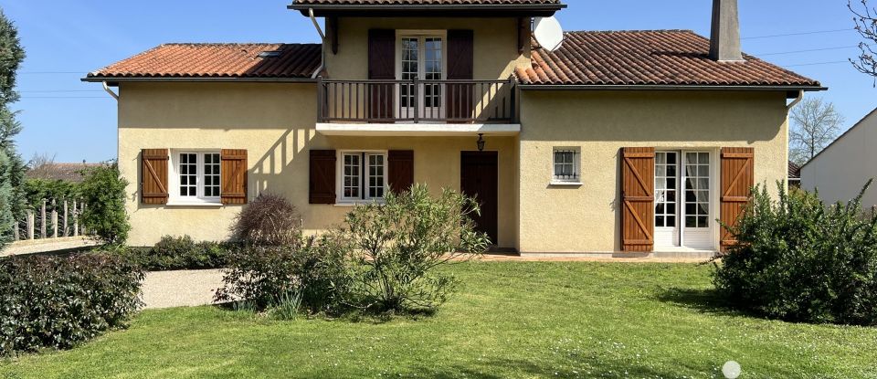 Traditional house 8 rooms of 200 m² in Cadarsac (33750)