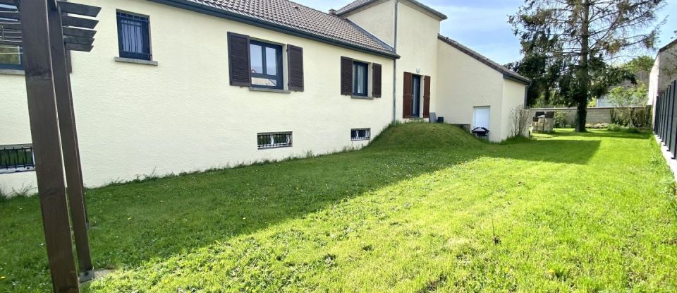 Maison 7 pièces de 145 m² à Villejust (91140)