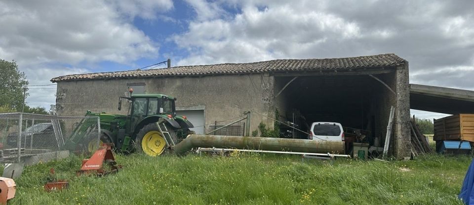 Maison 4 pièces de 105 m² à Saint-Bonnet-sur-Gironde (17150)