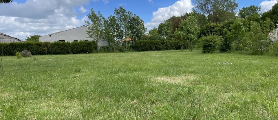 Terrain de 850 m² à Marigny (79360)