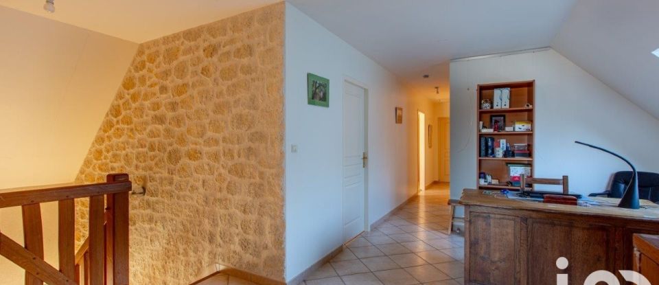 House 7 rooms of 240 m² in La Chapelle-Montmartin (41320)