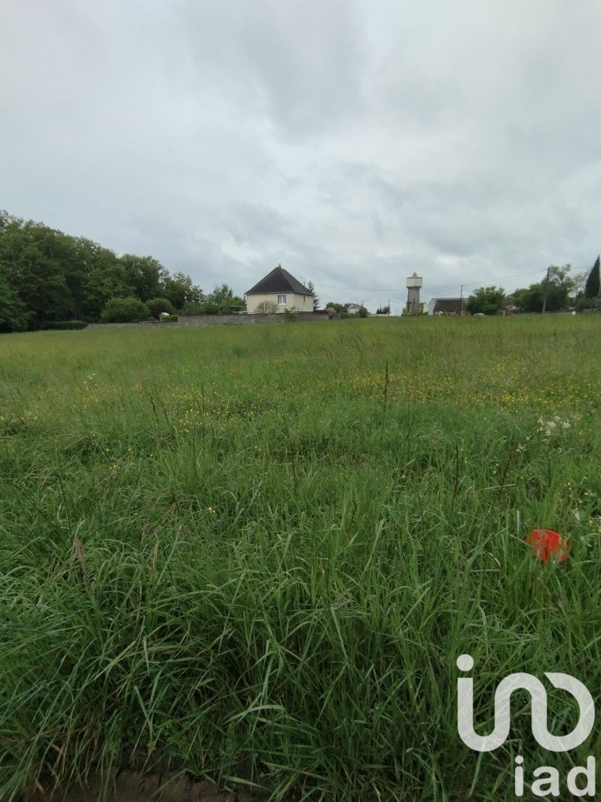 Land of 950 m² in Naveil (41100)