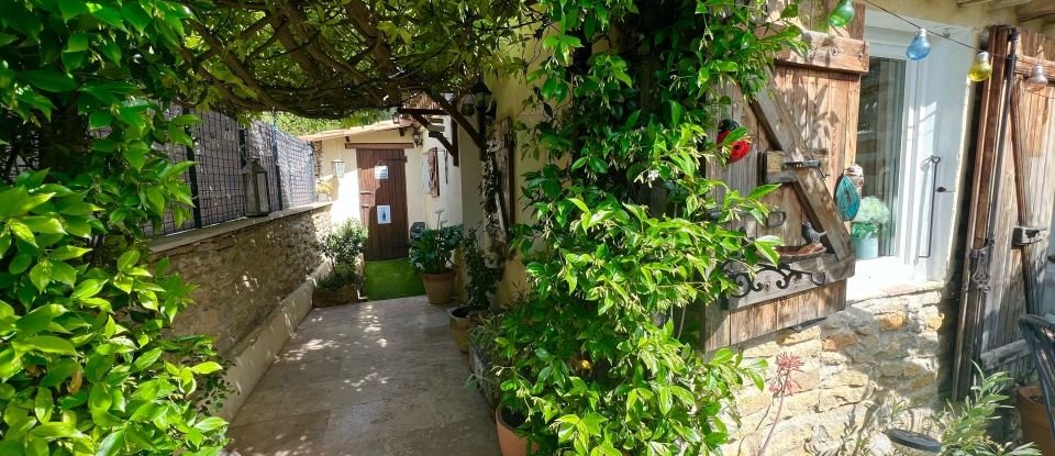 Traditional house 4 rooms of 56 m² in La Cadière-d'Azur (83740)