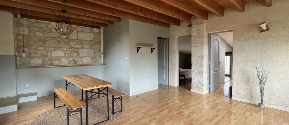 Maison 8 pièces de 265 m² à Galgon (33133)