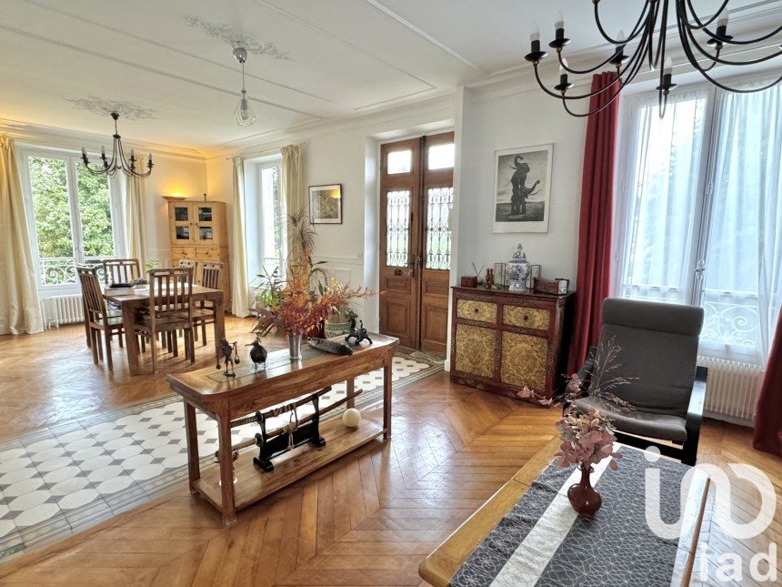 House 7 rooms of 160 m² in Soisy-sur-Seine (91450)