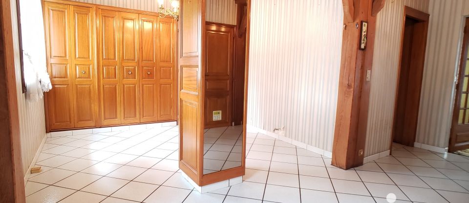 Traditional house 10 rooms of 350 m² in Le Luart (72390)