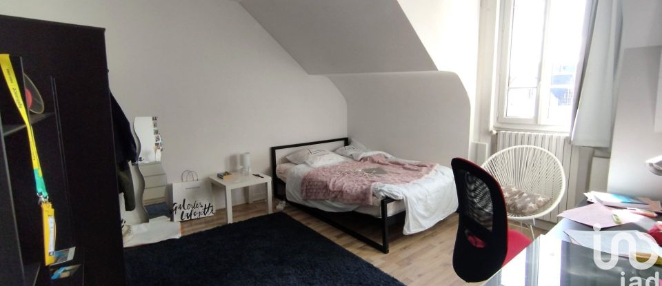 Maison 8 pièces de 199 m² à Rennes (35700)