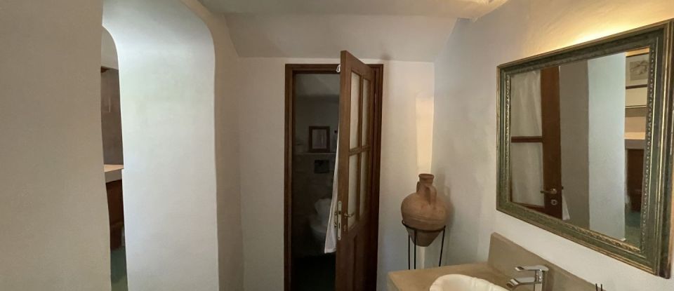 House 10 rooms of 190 m² in Beaumont-du-Ventoux (84340)