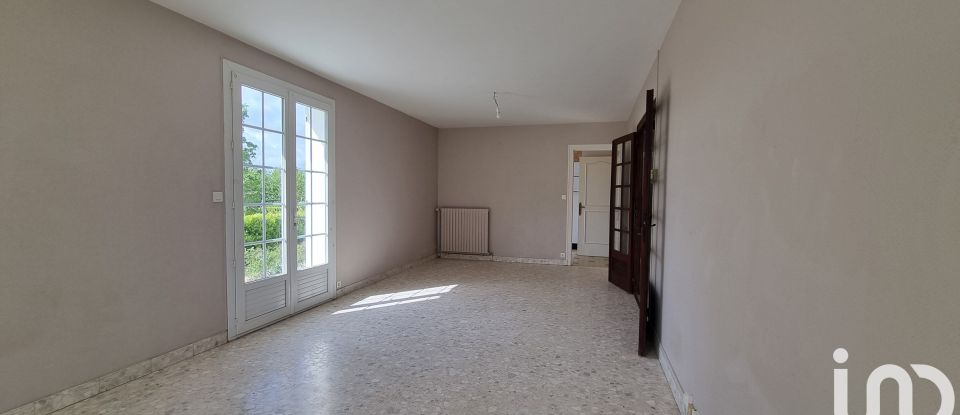 Pavilion 5 rooms of 82 m² in Hiersac (16290)