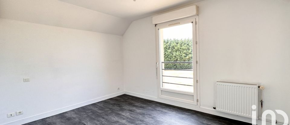 Maison traditionnelle 12 pièces de 270 m² à Villiers-en-Bière (77190)