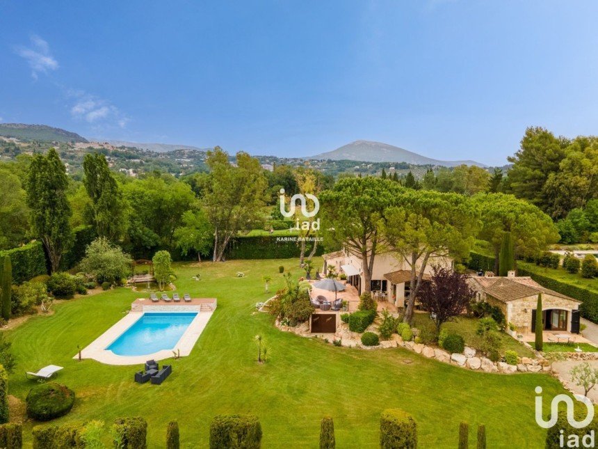 House 6 rooms of 287 m² in Châteauneuf-Grasse (06740)