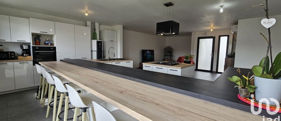 Maison 5 pièces de 105 m² à Sallertaine (85300)