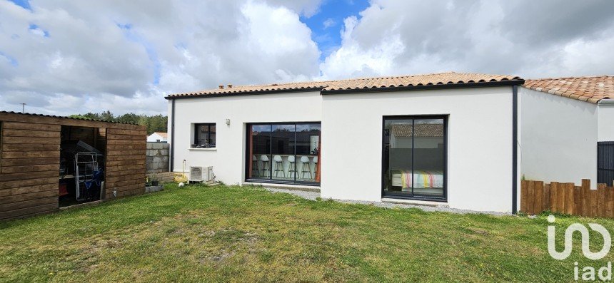 Maison 5 pièces de 105 m² à Sallertaine (85300)