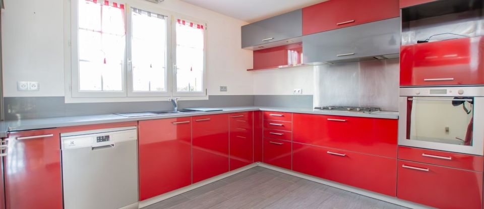 Maison 6 pièces de 170 m² à Saint-Nom-la-Bretèche (78860)