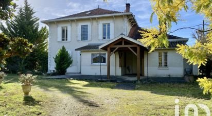 House 9 rooms of 245 m² in Salles (33770)