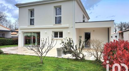 Maison traditionnelle 6 pièces de 157 m² à La Roche-sur-Yon (85000)