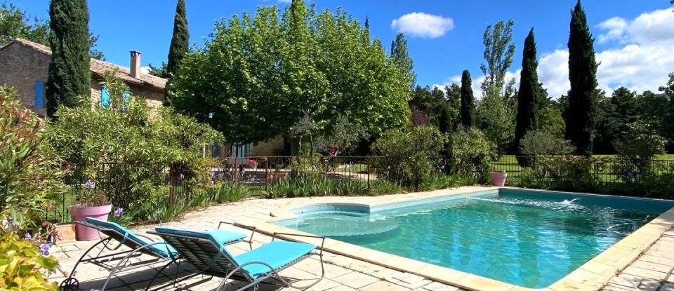 Maison 12 pièces de 350 m² à L'Isle-sur-la-Sorgue (84800)