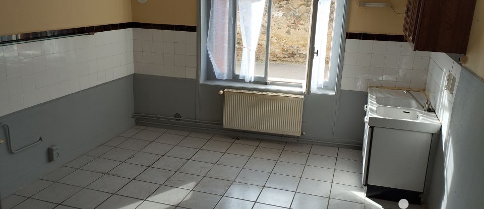 Maison de ville 3 pièces de 80 m² à Sail-sous-Couzan (42890)