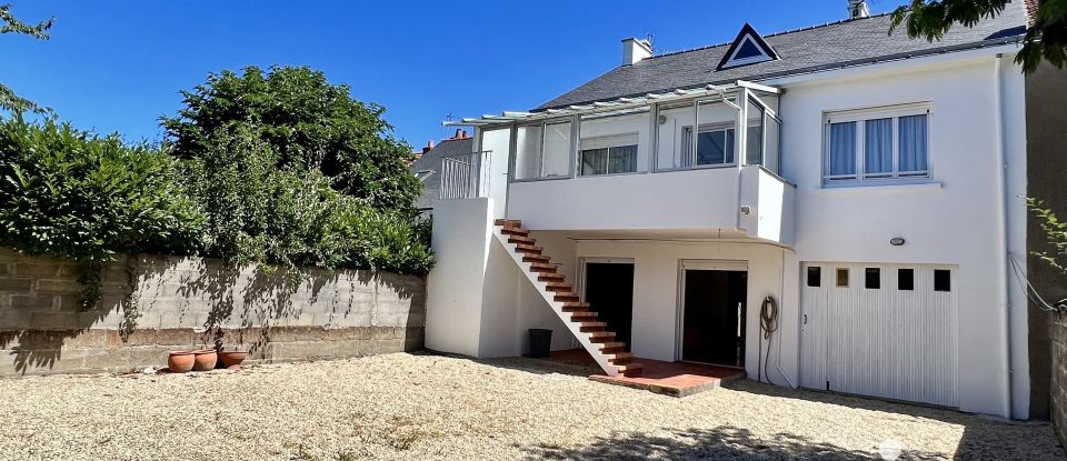 Traditional house 5 rooms of 130 m² in Nantes (44100)