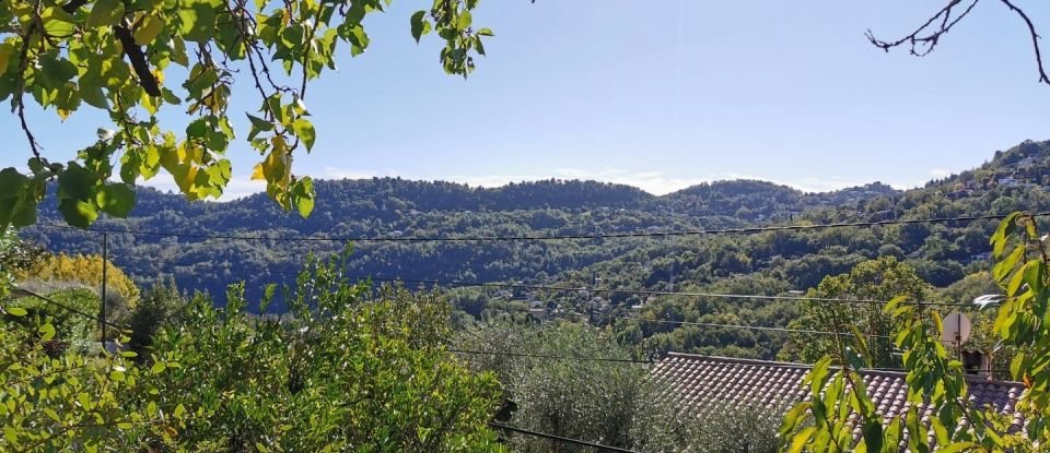 Land of 500 m² in Le Bar-sur-Loup (06620)