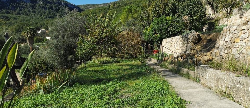 Land of 500 m² in Le Bar-sur-Loup (06620)