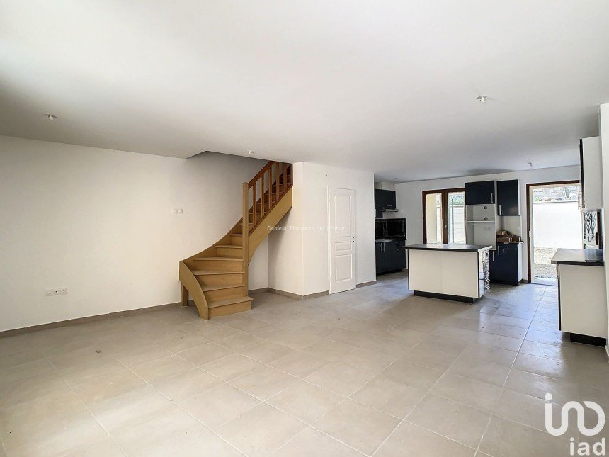 Maison 4 pièces de 86 m² à Guignes (77390)