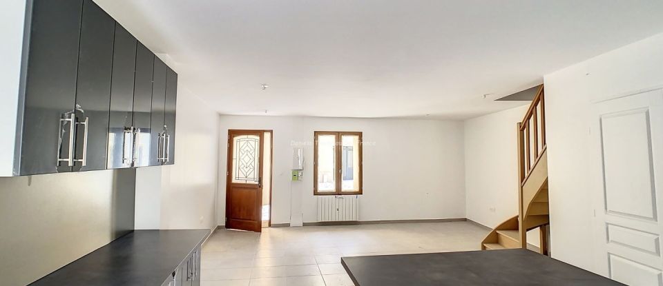 Maison 4 pièces de 86 m² à Guignes (77390)