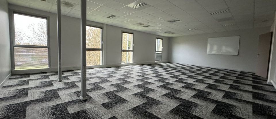 Bureaux de 890 m² à Pau (64000)