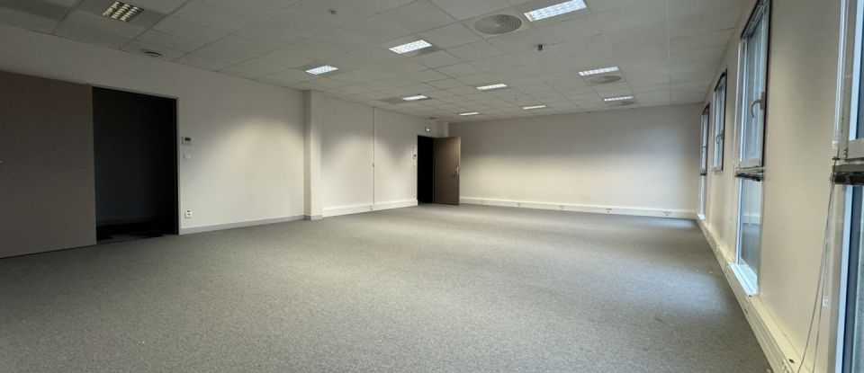 Bureaux de 890 m² à Pau (64000)