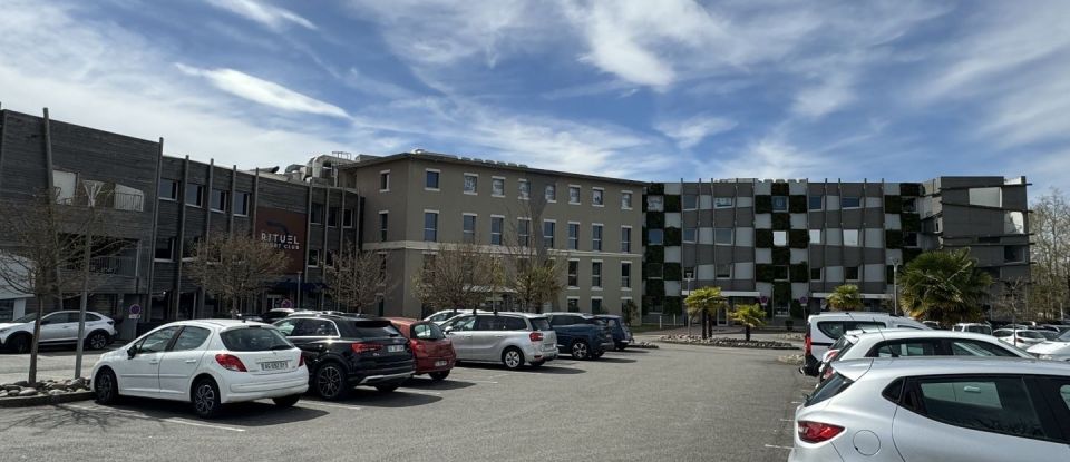 Bureaux de 890 m² à Pau (64000)